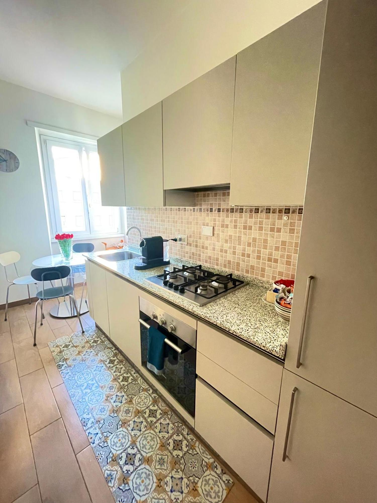 Lucens Domus Appartamento Roma Quartiere Trieste - Vicino Metro B1 - מראה חיצוני תמונה
