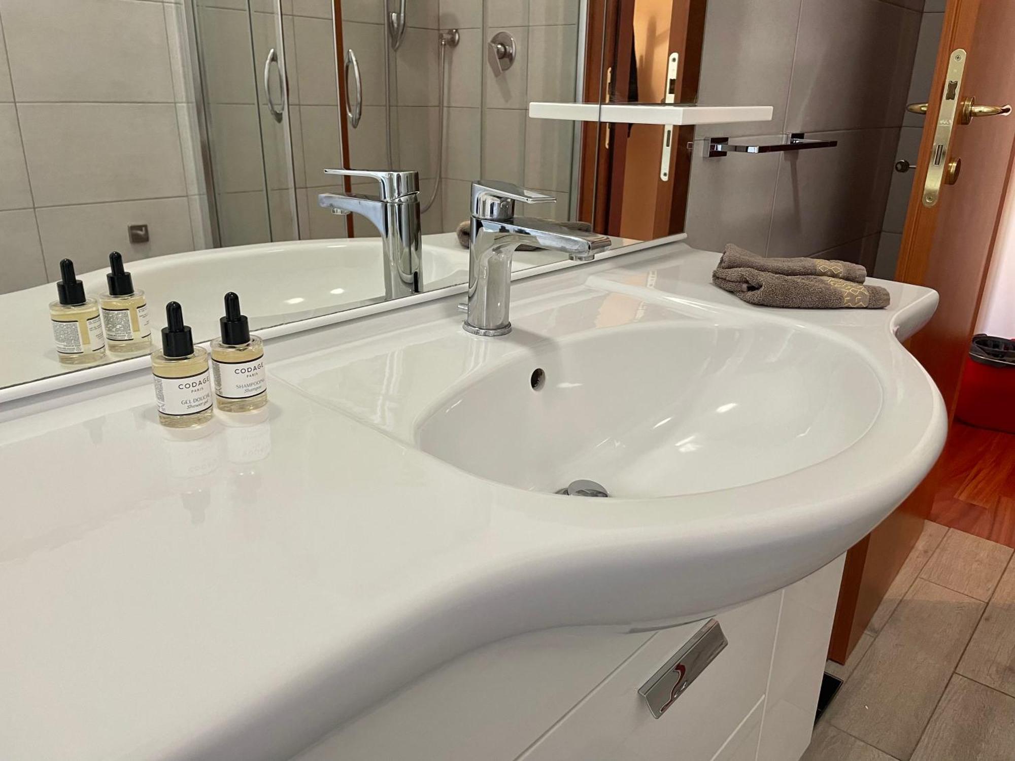Lucens Domus Appartamento Roma Quartiere Trieste - Vicino Metro B1 - מראה חיצוני תמונה